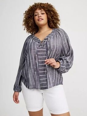 Torrid Raglan Lace-Up Blouse Sz 2